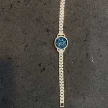 Afbeelding in Gallery-weergave laden, Goud horloge met as